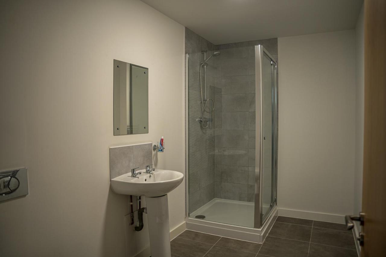 A Spacious 2 Bed With A River And Cascade View, Imaya Nights, M3 Manchester Exterior photo